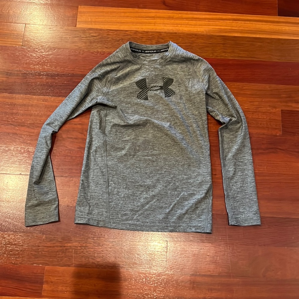 Under Armour boys heat gear long sleeve T
